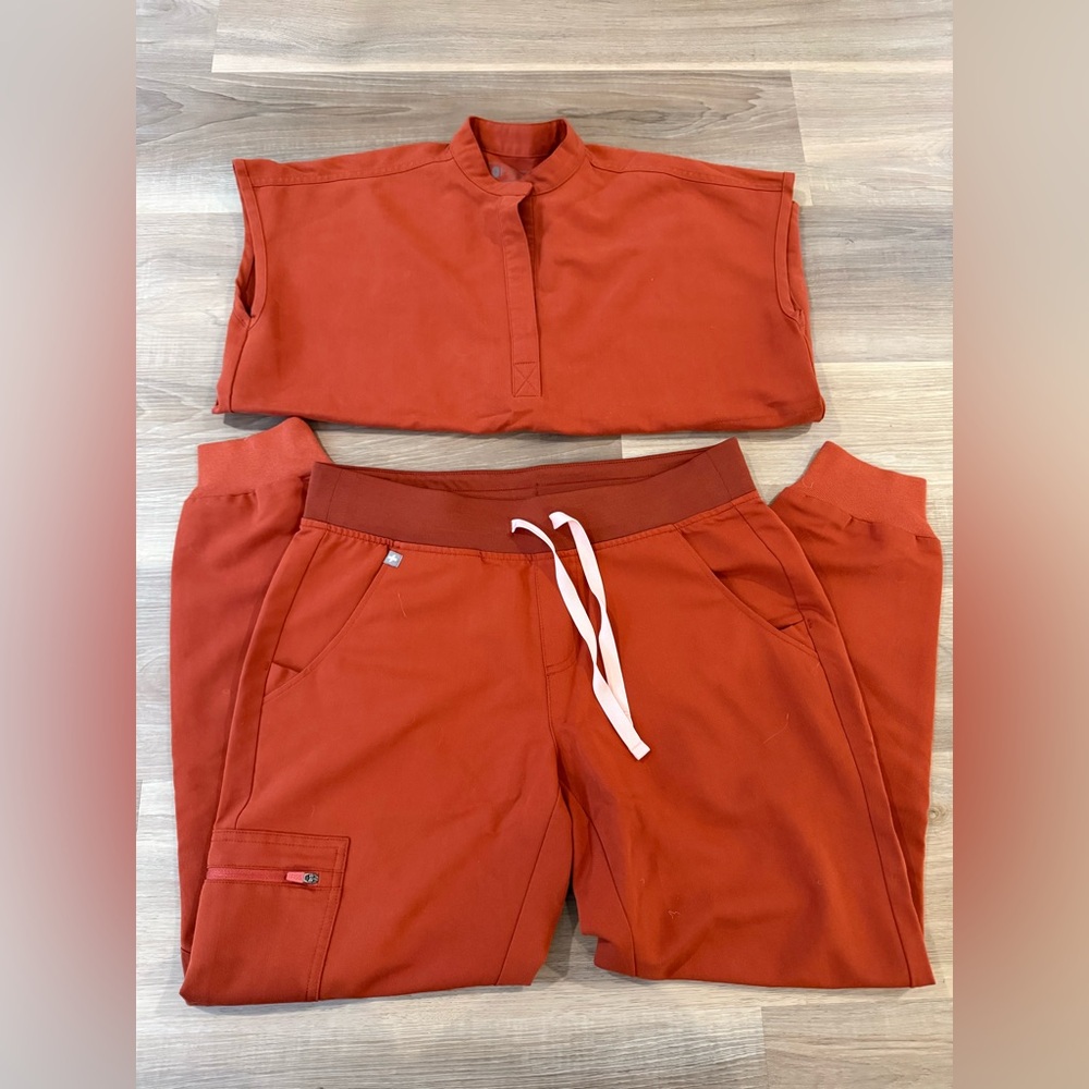 Women’s Figs Scrub Set